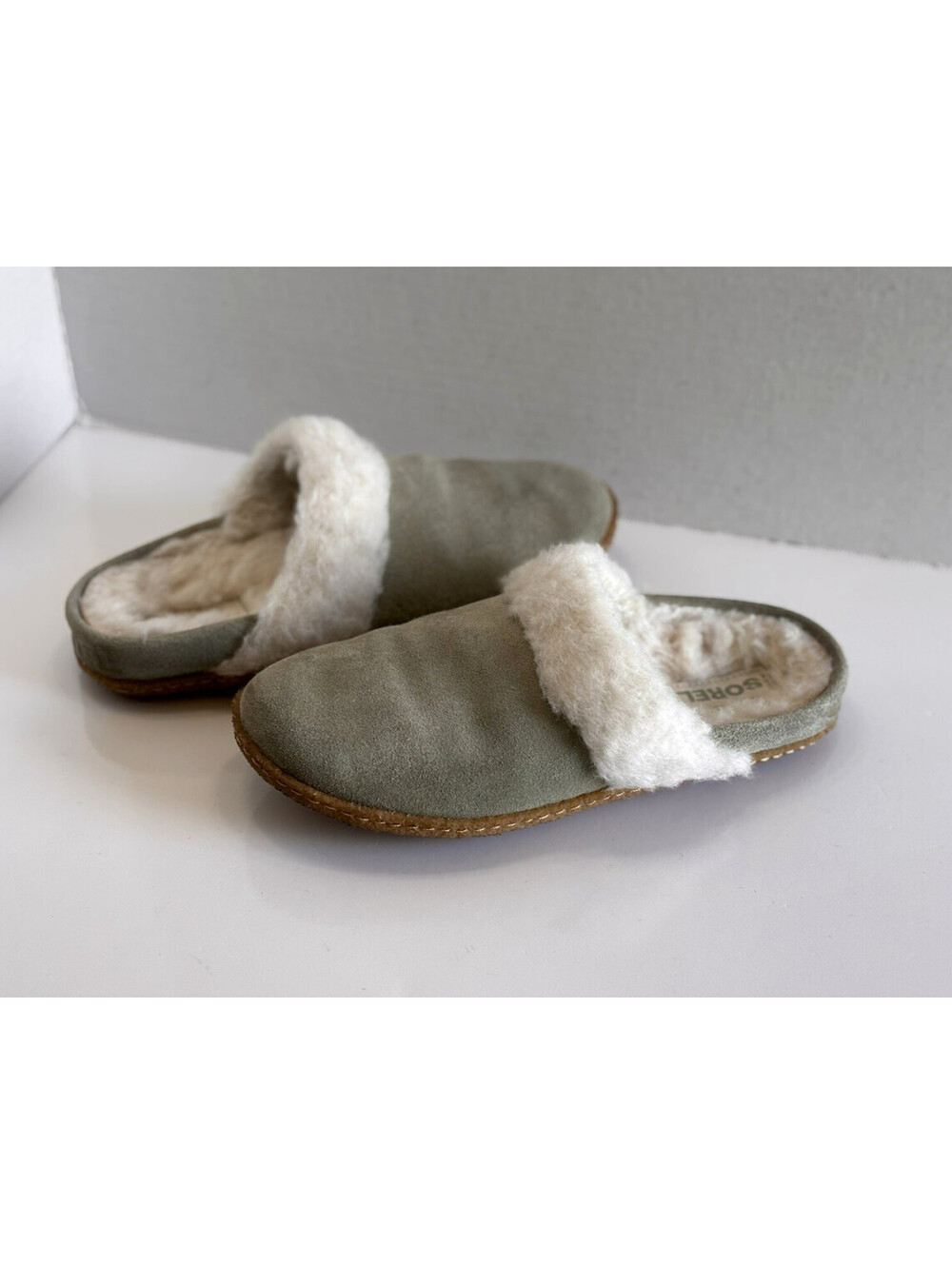 Sorel Nakiska Slide II Slippers Womens Size 7 Green Suede Faux Fur Lined Comfort